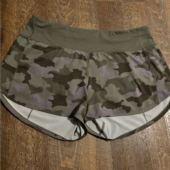 Lululemon speed up shorts! - Picture 3 of 7